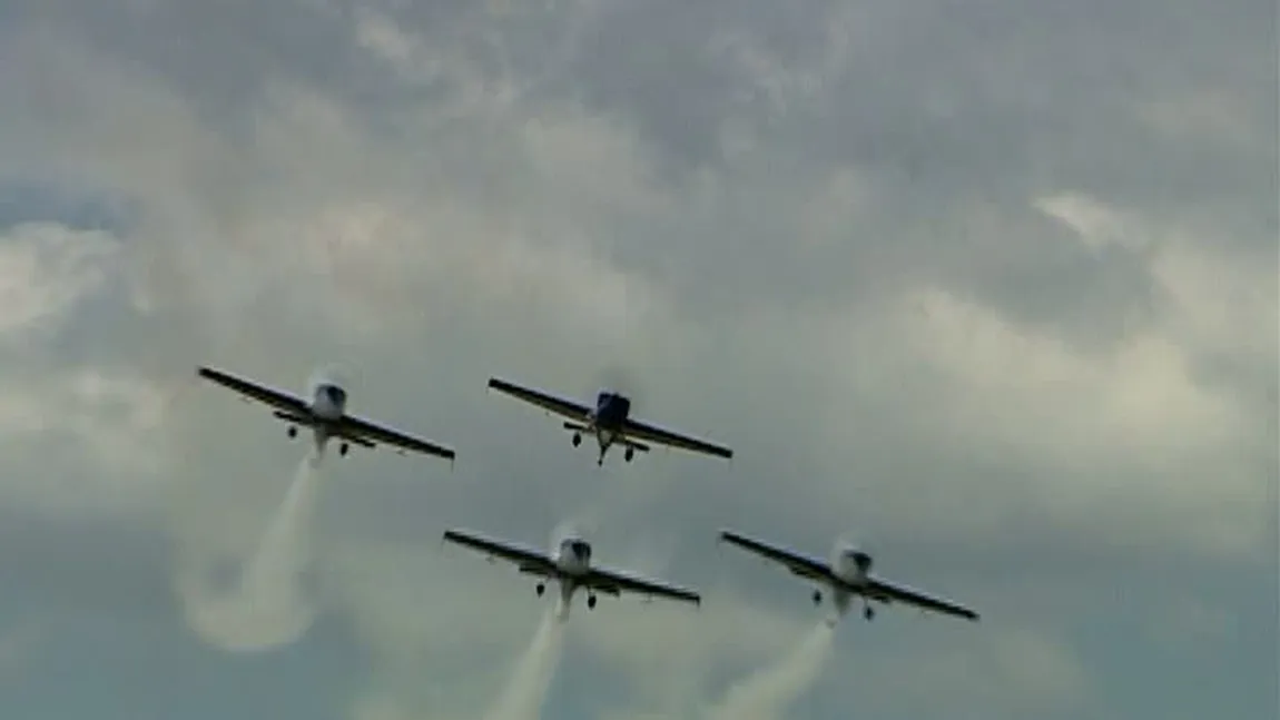 Spectacol aviatic de zile mari la Aeroportul Băneasa VIDEO