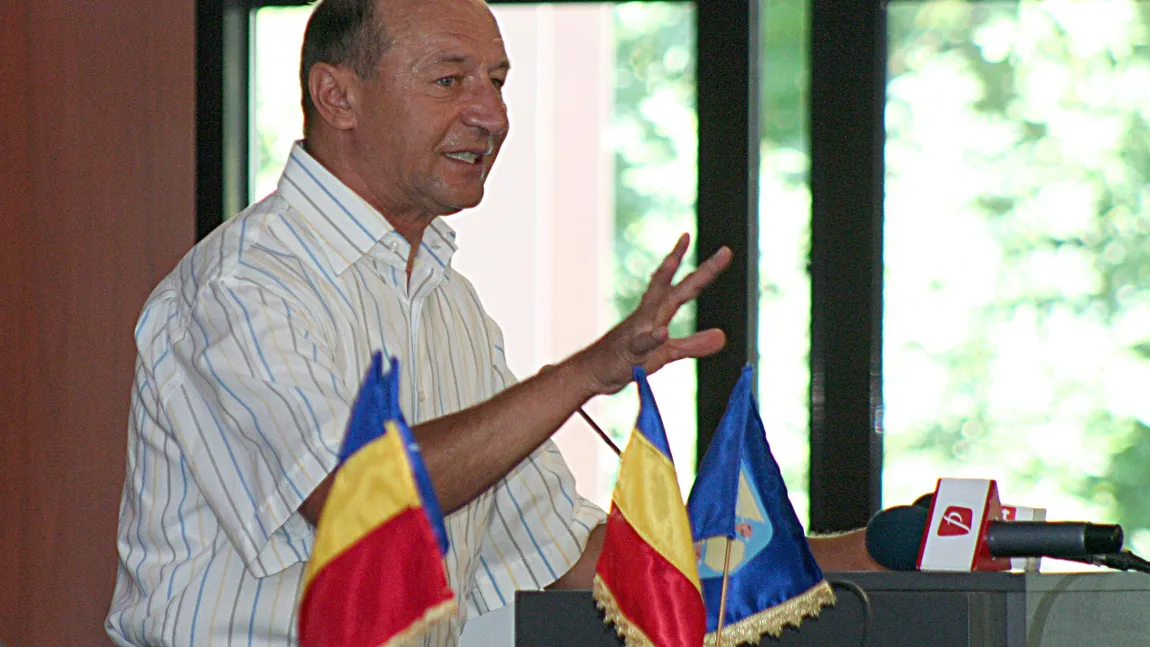 Băsescu şi Ponta, de 1 Mai pe Litoral. Premierul: Nu stau cu Băsescu în vilă. Stau numai cu Daciana