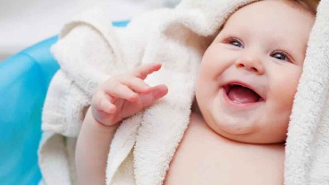 De ce cei mai mulţi bebeluşi spun prima dată cuvântul 