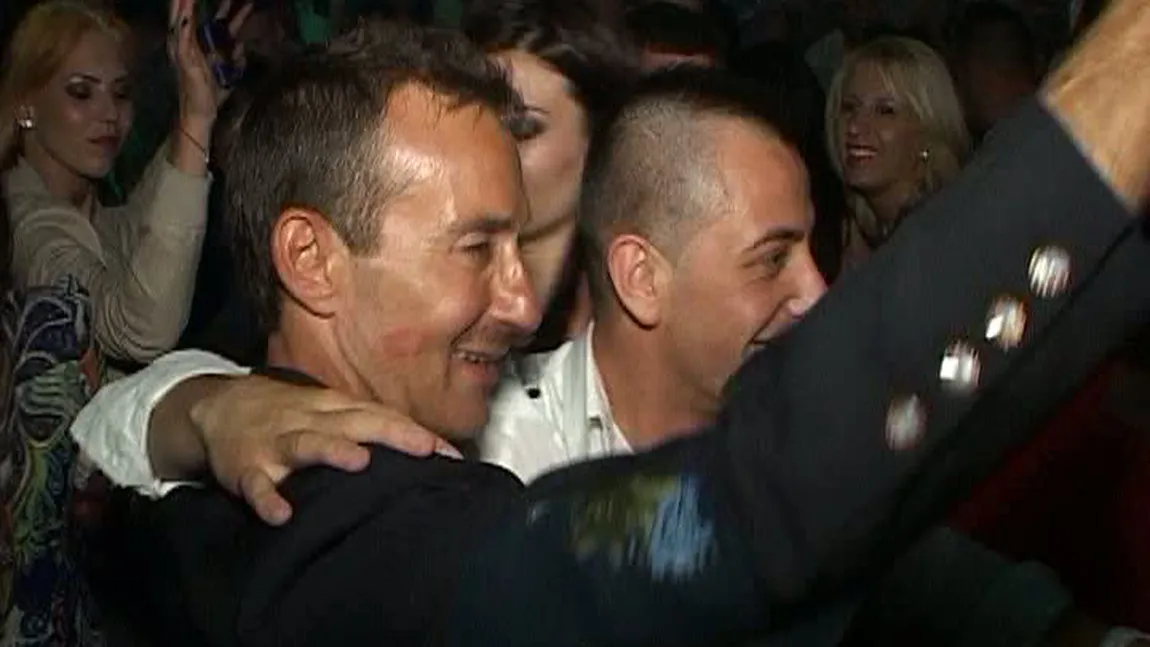 Radu Mazăre, noapte fierbinte într-un club: A dansat şi s-a pupat cu o mulţime de fete VIDEO