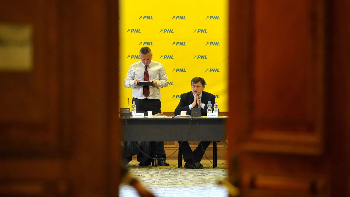 Înregistrări din şedinţa PNL: Căncescu îi cere lui Crin o ordonanţă care să filtreze anchetele ANI