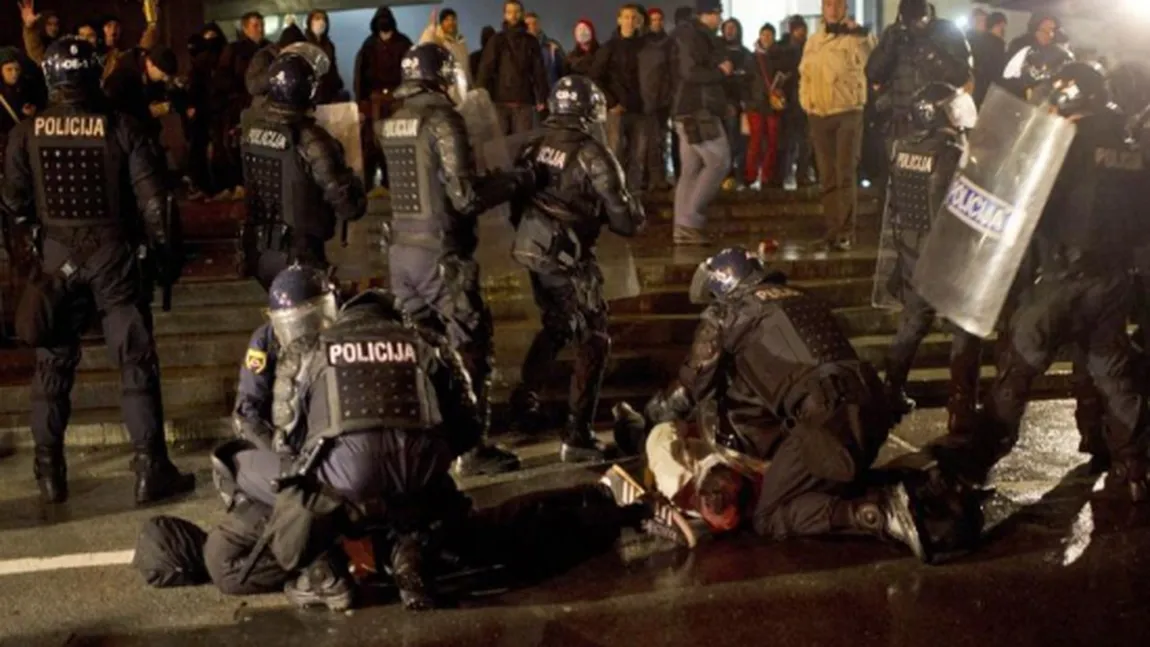 Primul protestatar arestat după violenţele din 2012, din Capitală, cere daune de peste 500.000 euro