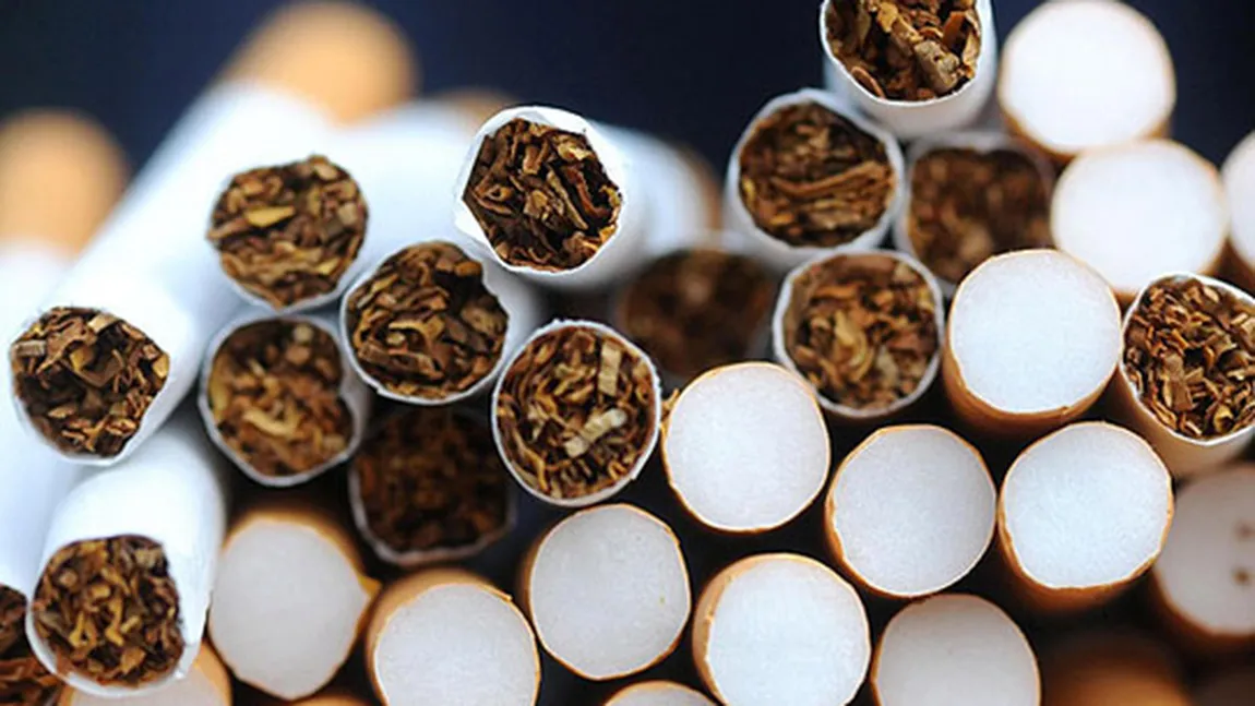 Aproape 10.000 de ţigări au fost descoperite de poliţiştii băcăuani în podeaua unei maşini