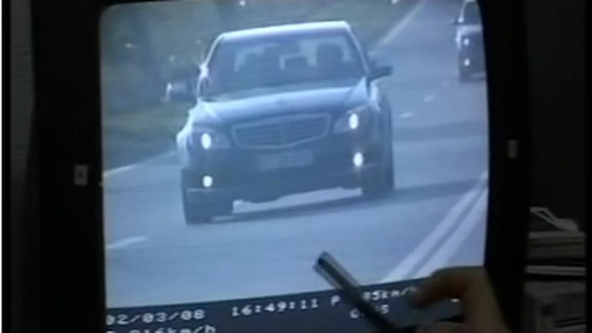 Tânăr prins de radar în timp ce gonea NEBUNEŞTE pe Autostrada Transilvania. Vezi ce viteză avea