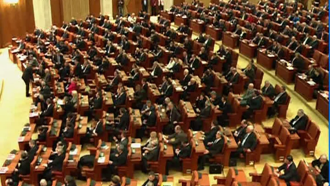 Parlamentul ar putea să voteze luni noua formă a Statutului deputaţilor şi senatorilor