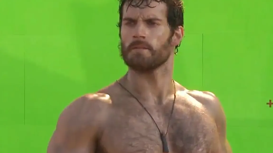 Noul Superman este un pachet de muşchi. Vezi cum s-a pregătit Henry Cavill să intre în rol