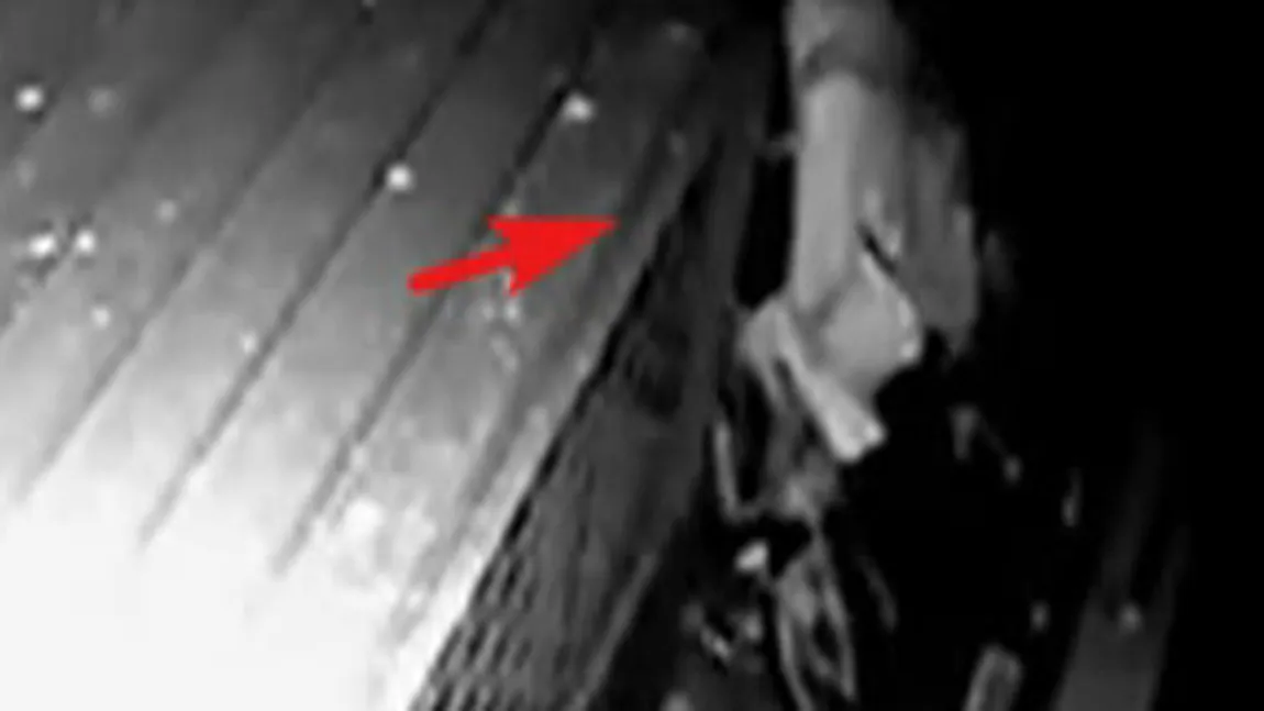 Hoţi de biciclete, filmaţi de camerele de supraveghere şi prinşi la scurt timp de poliţişti VIDEO