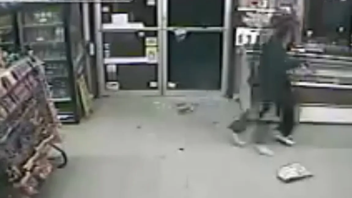 Hilar: Au încercat să JEFUIASCĂ un magazin, dar nu au reuşit să ajungă până la TEJGHEA VIDEO