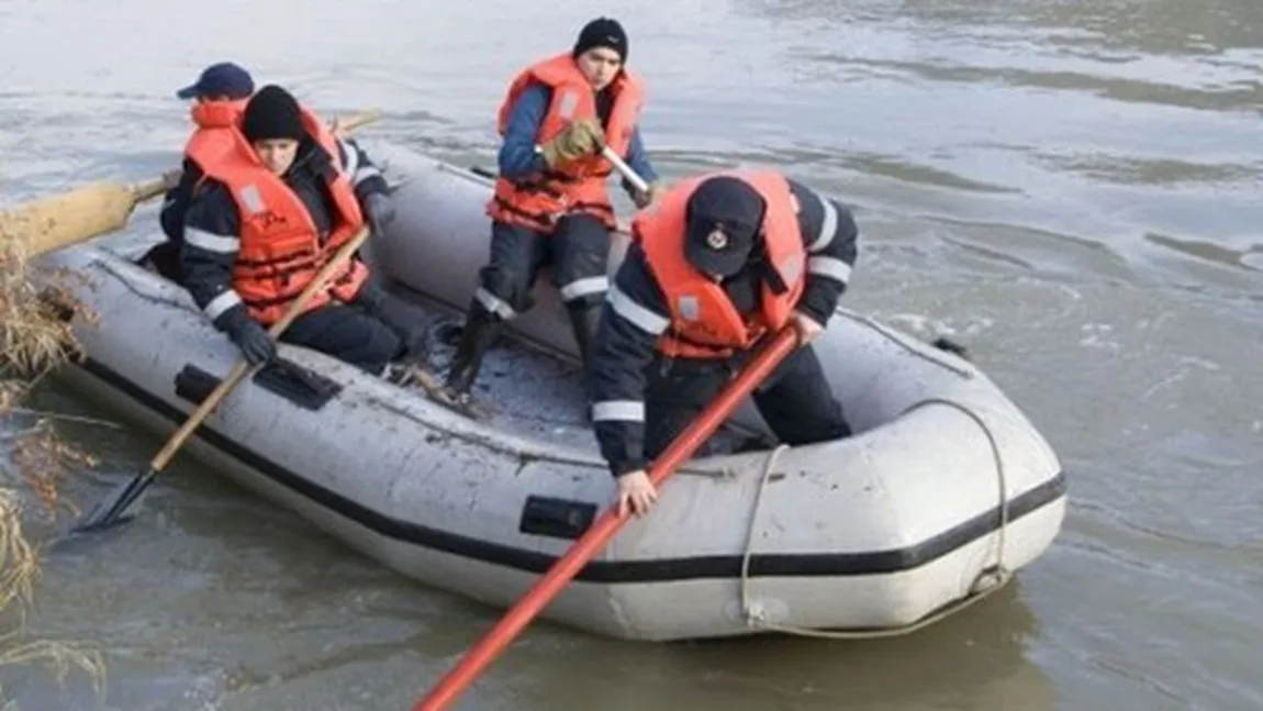 Un băiat a dispărut în râul Jiu, într-o zonă extrem de periculoasă