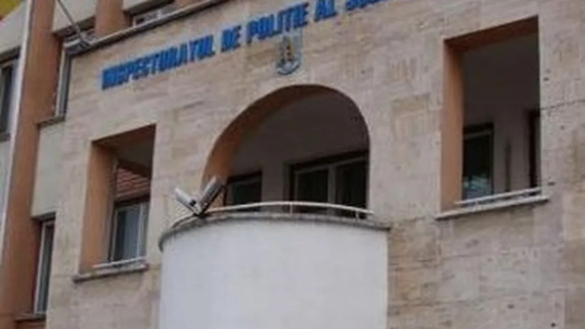 Gest ŞOCANT al unui poliţist, din GELOZIE. A dat foc maşinii fostei sale iubite, tot o poliţistă