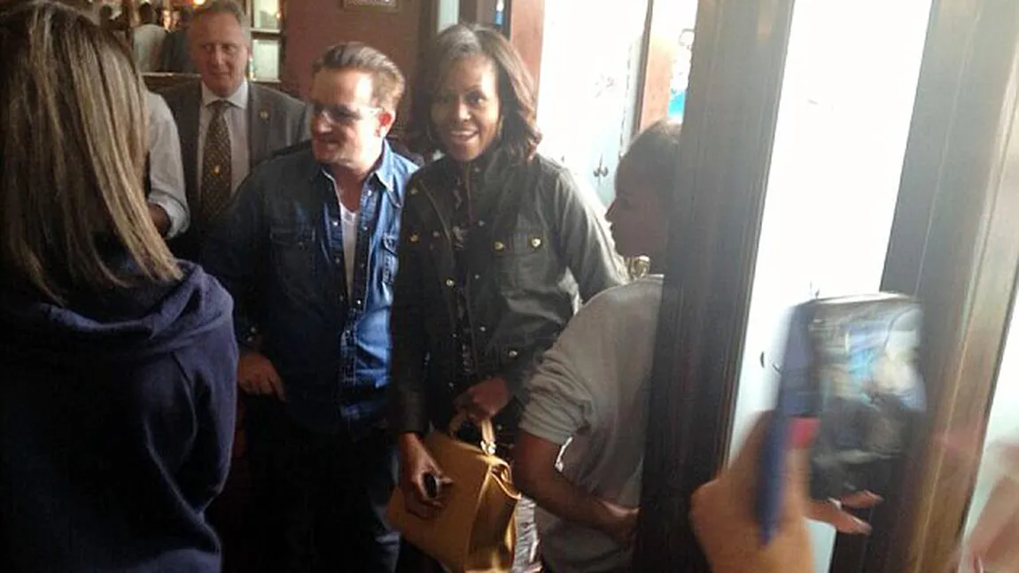 Michelle Obama şi fiicele ei au luat prânzul cu Bono şi cu soţia artistului, Ali Hewson