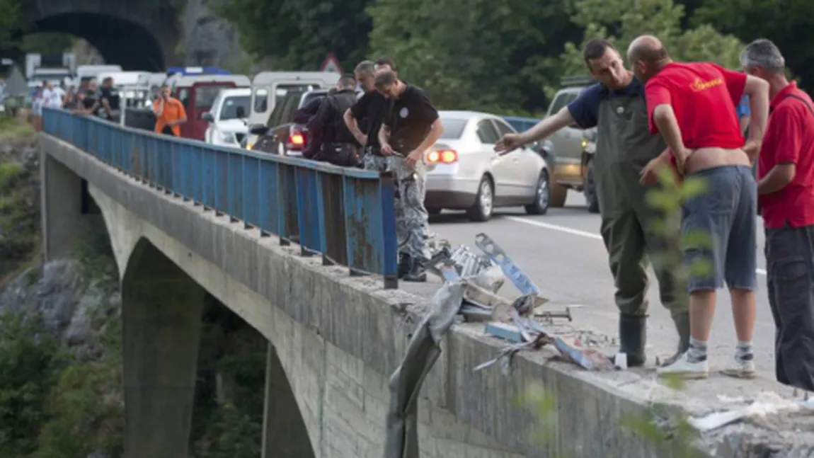 Patronul firmei de transport: Poliţistul era la volanul autocarului. Era un şofer bun, o fire calmă