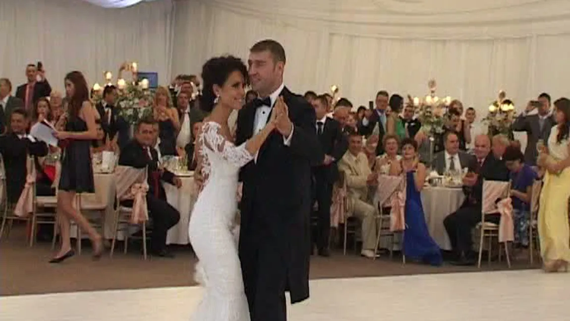 Imagini de la nunta lui Bute. Vezi valsul mirilor şi cele mai frumoase momente FOTO şi VIDEO