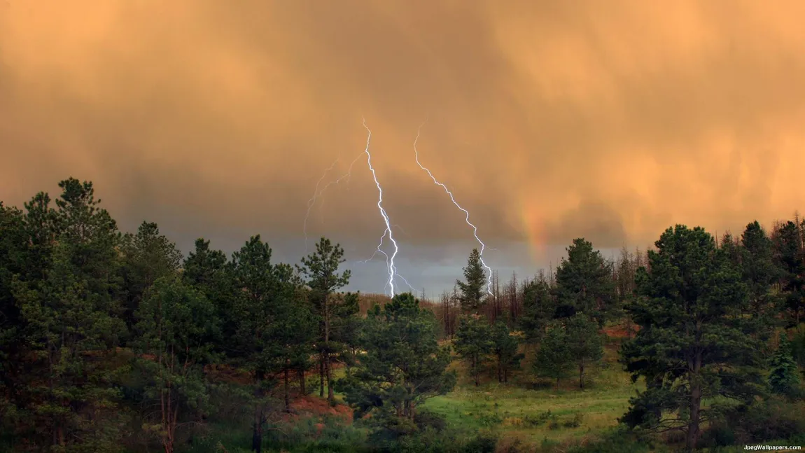 Nu scăpăm de ploi, vânt şi grindină. Vezi PROGNOZA METEO PENTRU URMĂTOARELE DOUĂ SĂPTĂMÂNI