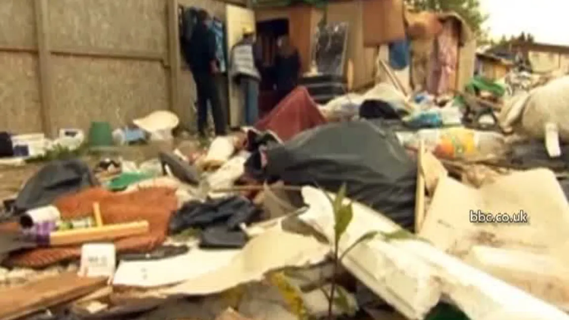 Reportaj BBC despre condiţiile mizere în care tăiesc 50 de romi români, în Londra VIDEO