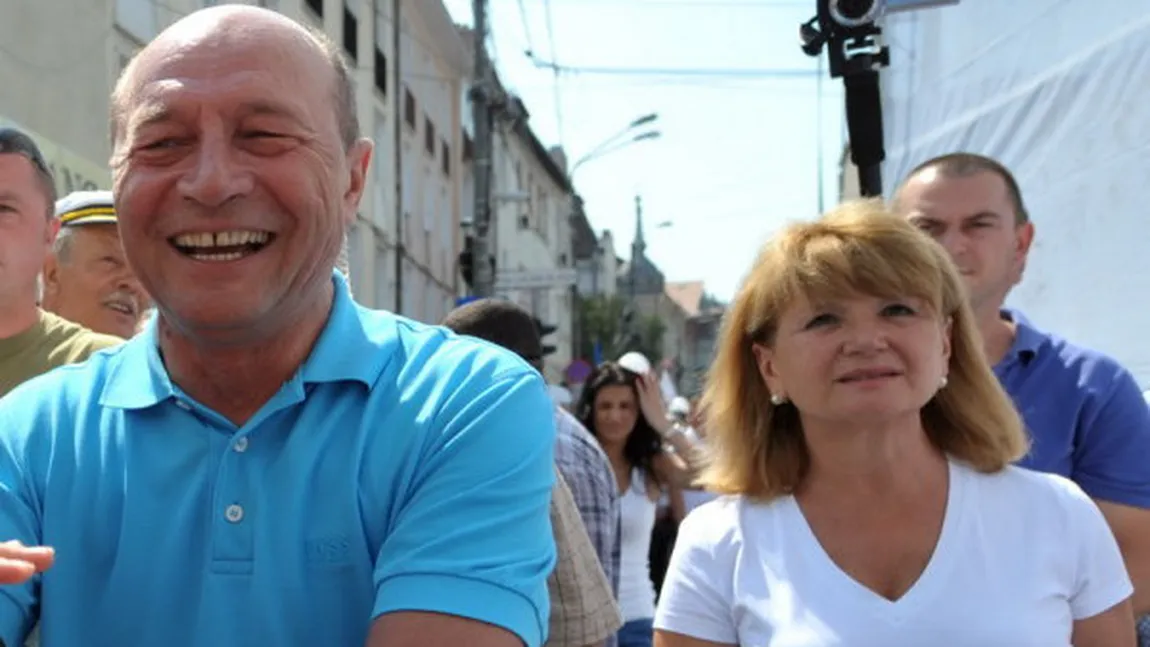 Traian Băsescu se află pe litoral în minivacanţa de Rusalii