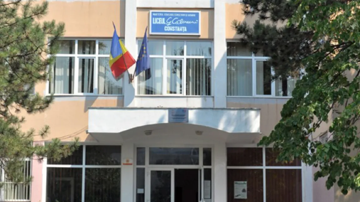 Suspiciuni de FRAUDĂ LA BAC şi în Constanţa. Ce au găsit poliţiştii în două licee