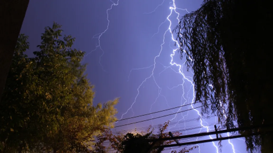 Vom avea parte de ploi torenţiale şi grindină. PROGNOZA METEO PE TREI ZILE