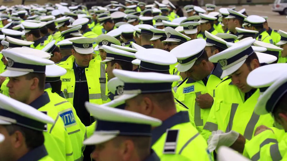 Zeci de poliţişti au protestat în Capitală. Vezi ce nemulţumiri au oamenii legii