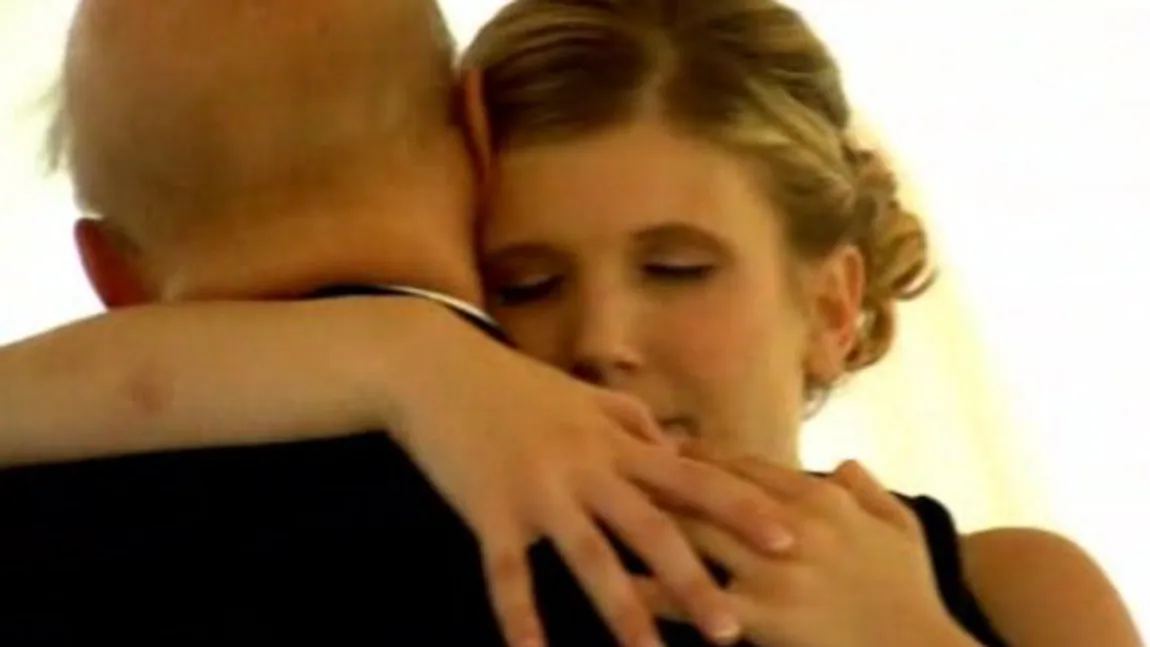 ULTIMUL DANS: Gestul copleşitor pe care l-a făcut o tânără pentru tatăl ei bolnav de cancer
