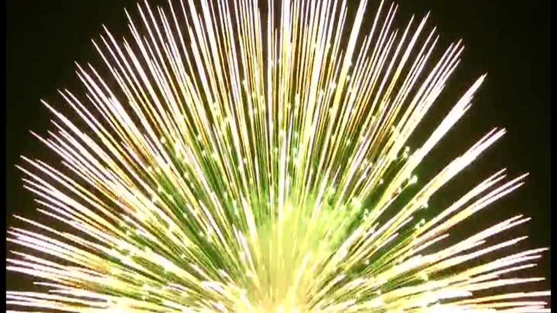 SPECTACOL DE LUMINI: Artificii de 250 de kilograme detonate de pe mare, în Japonia VIDEO