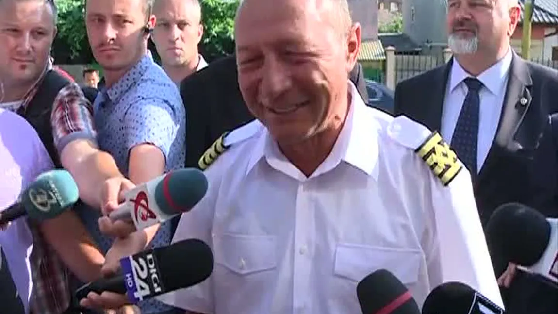 Traian Băsescu susţine examenul pentru înnoirea brevetului de comandant de navă VIDEO