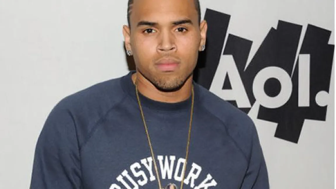 Chris Brown a avut o criză convulsivă. Paramedicii au ajuns de urgenţă la studioul său