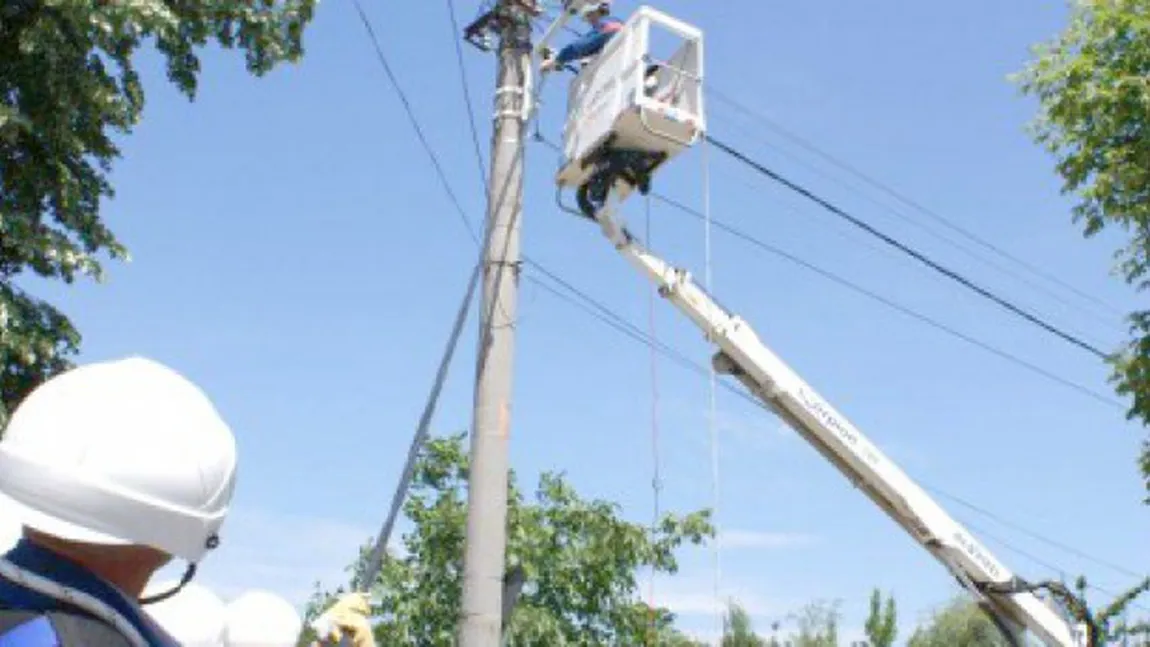 O comună a rămas fără apă, iluminat public şi curent la Primărie din cauza datoriilor