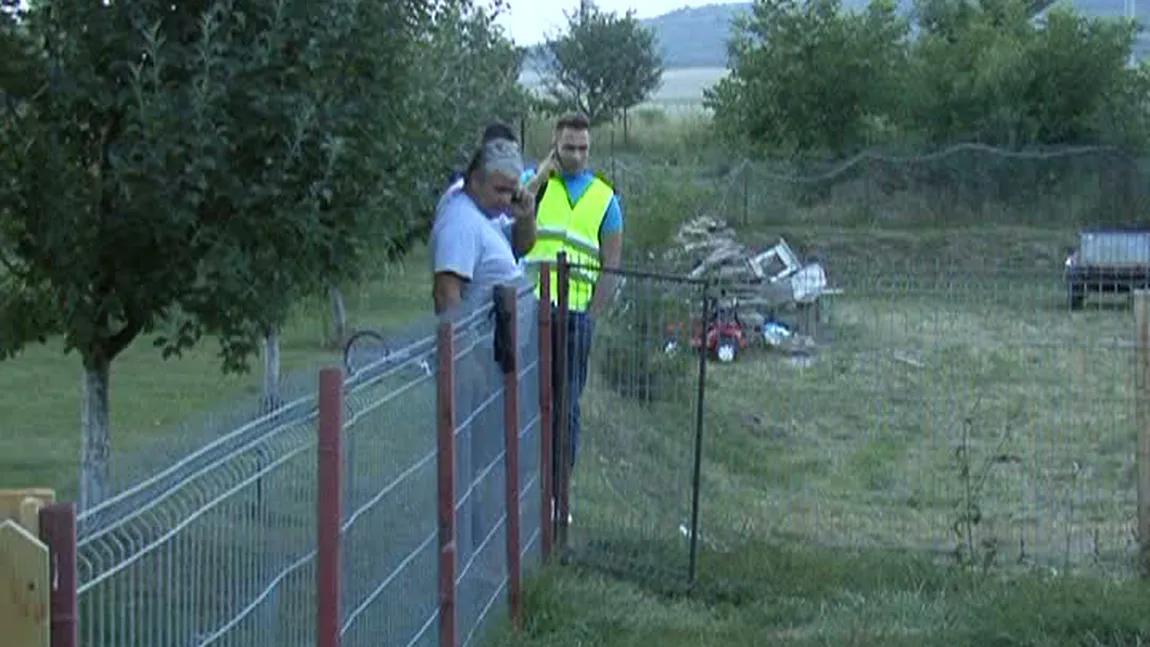 TRAGEDIE în Suceava: Un copil de doi ani s-a înecat în iazul din curtea bunicilor VIDEO