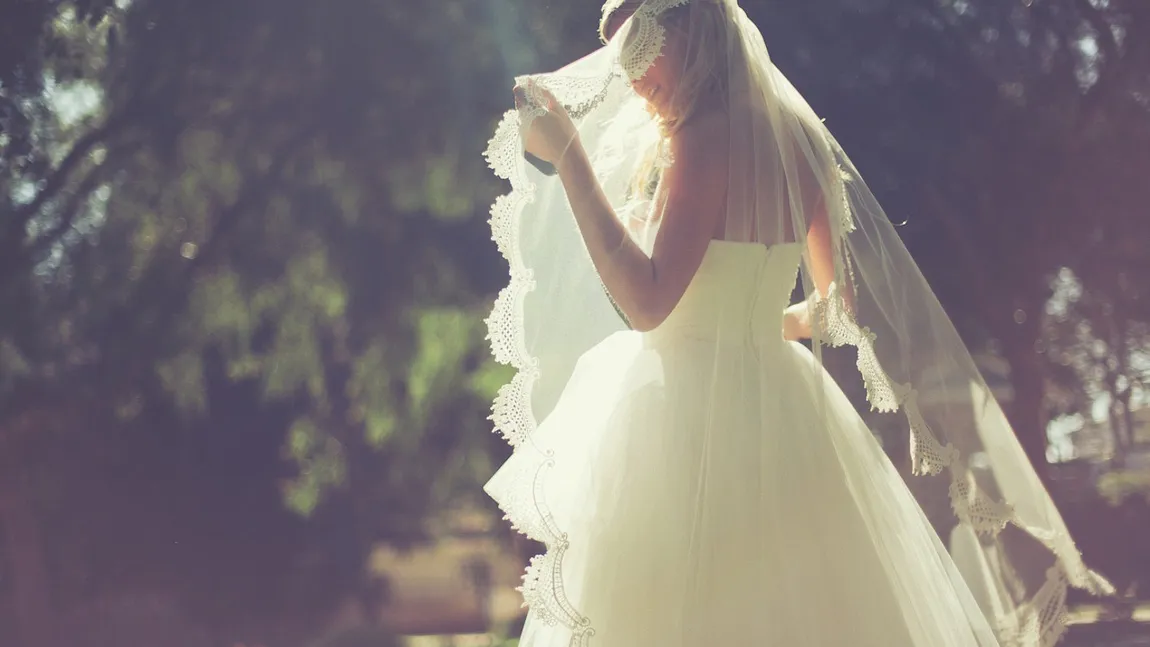 MĂSURĂ EXTREMĂ pentru a arăta perfect în rochia de MIREASĂ. Ce a făcut o tânără înainte de nuntă