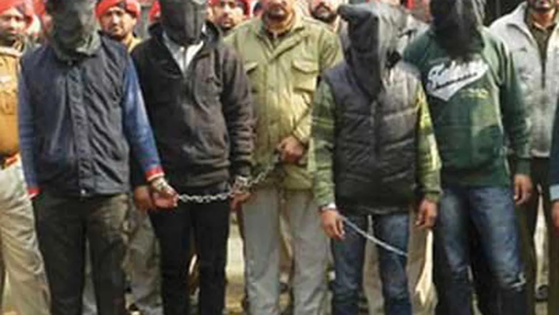 Poliţia din India a arestat cinci suspecţi în cazul unui viol în grup