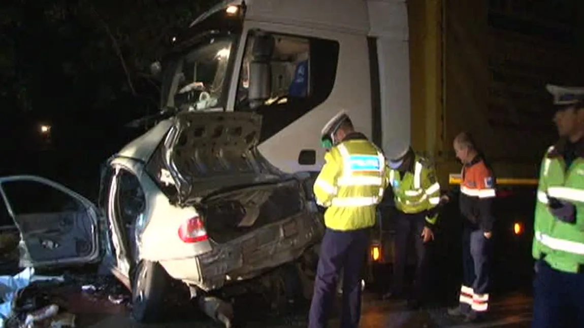 Tragedie în Sinaia. Trei tineri au murit după ce maşina lor a fost lovită de un TIR VIDEO