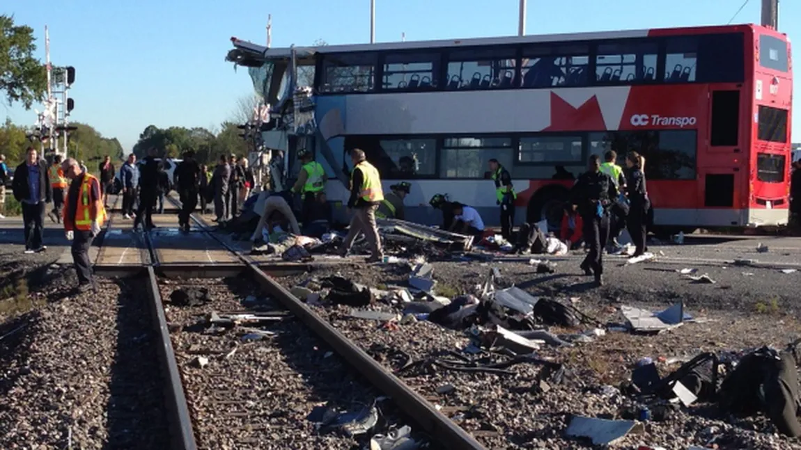 Cel puţin cinci morţi la Ottawa, într-un accident între un tren şi un autobuz