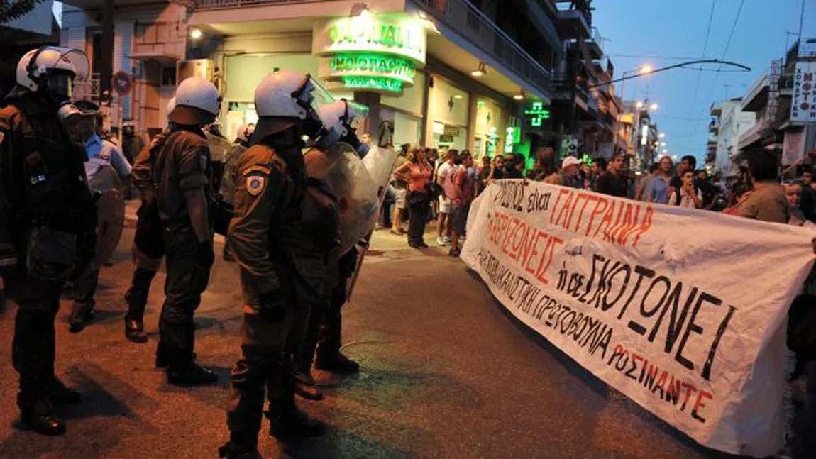 Grecia: Ciocniri violente la sfârşitul manifestaţiei antifasciste