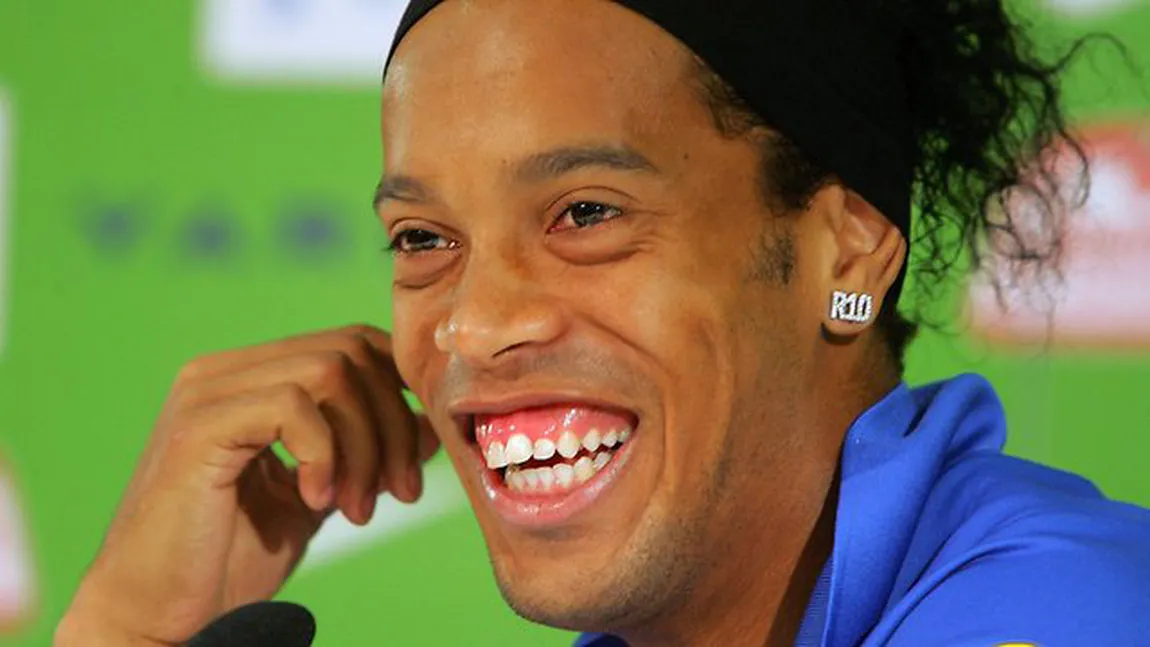 Fotbalul a rămas fără cel mai strâmb şi simpatic zâmbet. Ronaldinho şi-a îndreptat dinţii VIDEO