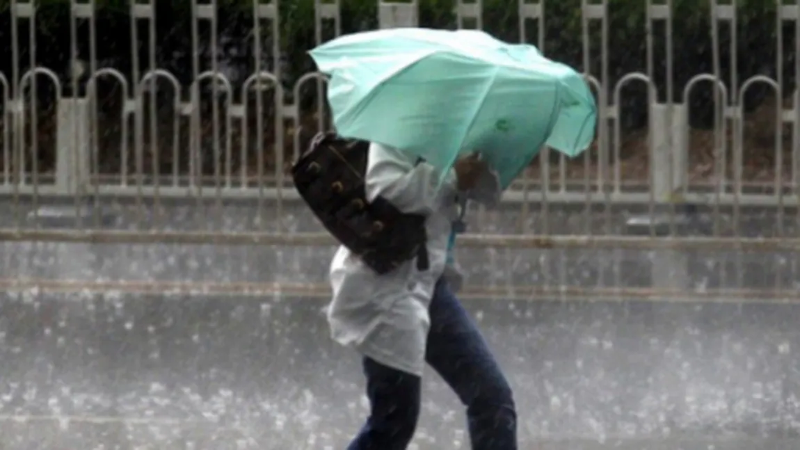 POTOP în sudul ţării. Meteorologii au instituit COD PORTOCALIU şi GALBEN pentru mai multe judeţe