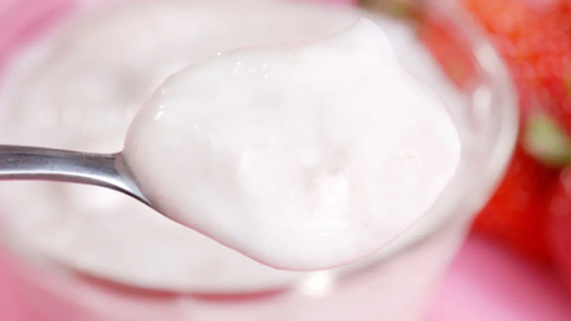 Cum poate consumul de iaurt să-ţi salveze viaţa şi de ce boli te fereşte