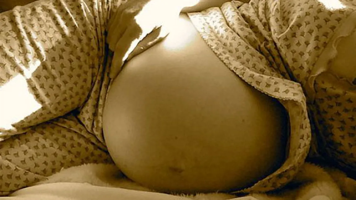 Minoră dintr-un centru de plasament, însărcinată în opt luni
