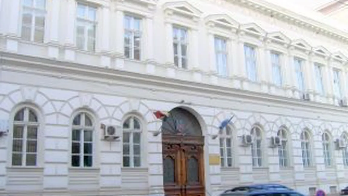 Prefectura Arad sesizează ANI după ce un primar ar fi făcut o plată către o firmă a părinţilor săi