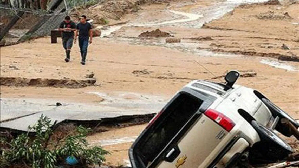 Uraganul Manuel a făcut cel puţin 80 de victime în Mexic. 58 de dispăruţi într-o alunecare de teren