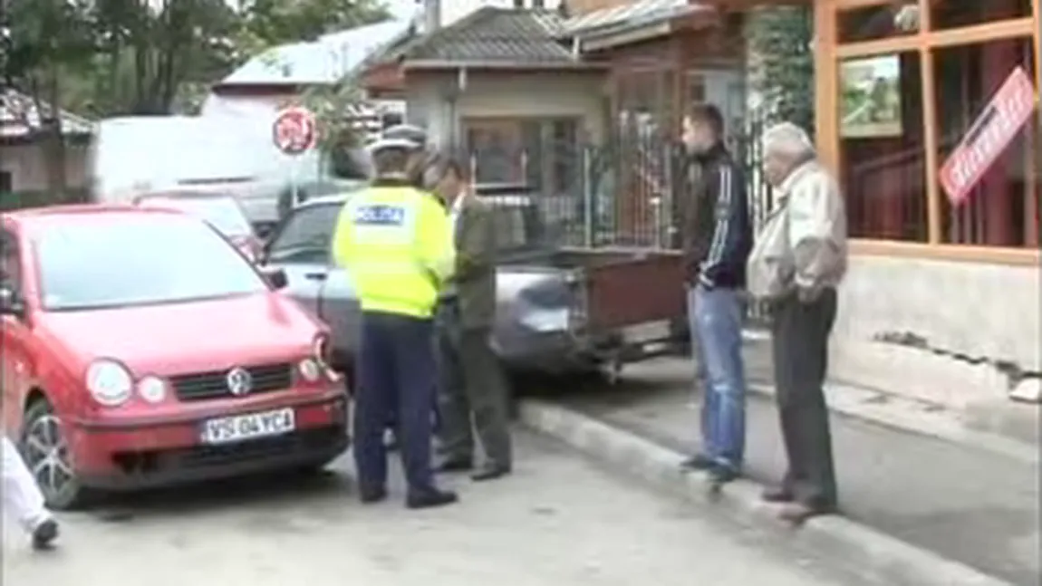 Un şofer beat a intrat cu maşina într-un bar VIDEO