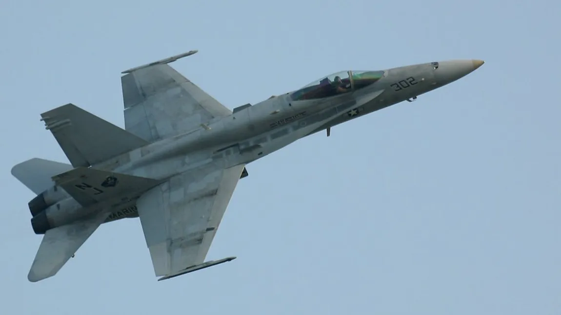 Un avion de vânătoare de tip F-18 s-a prăbuşit în Elveţia