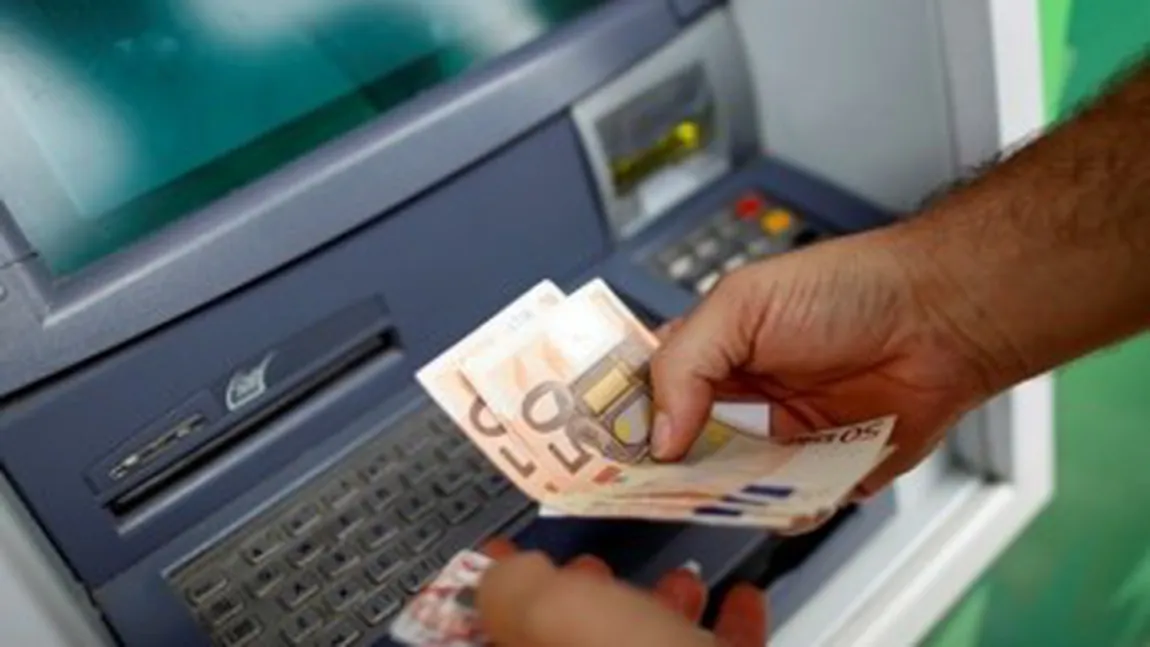 Şase români, arestaţi pentru falsificare de carduri în Spania. FRAUDA reţelei: 60 milioane de dolari