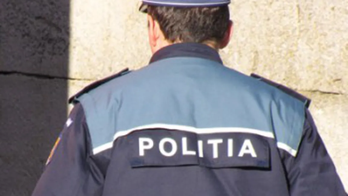 Un poliţist, rănit cu un cuţit de un bărbat care urma să fie expertizat psihiatric