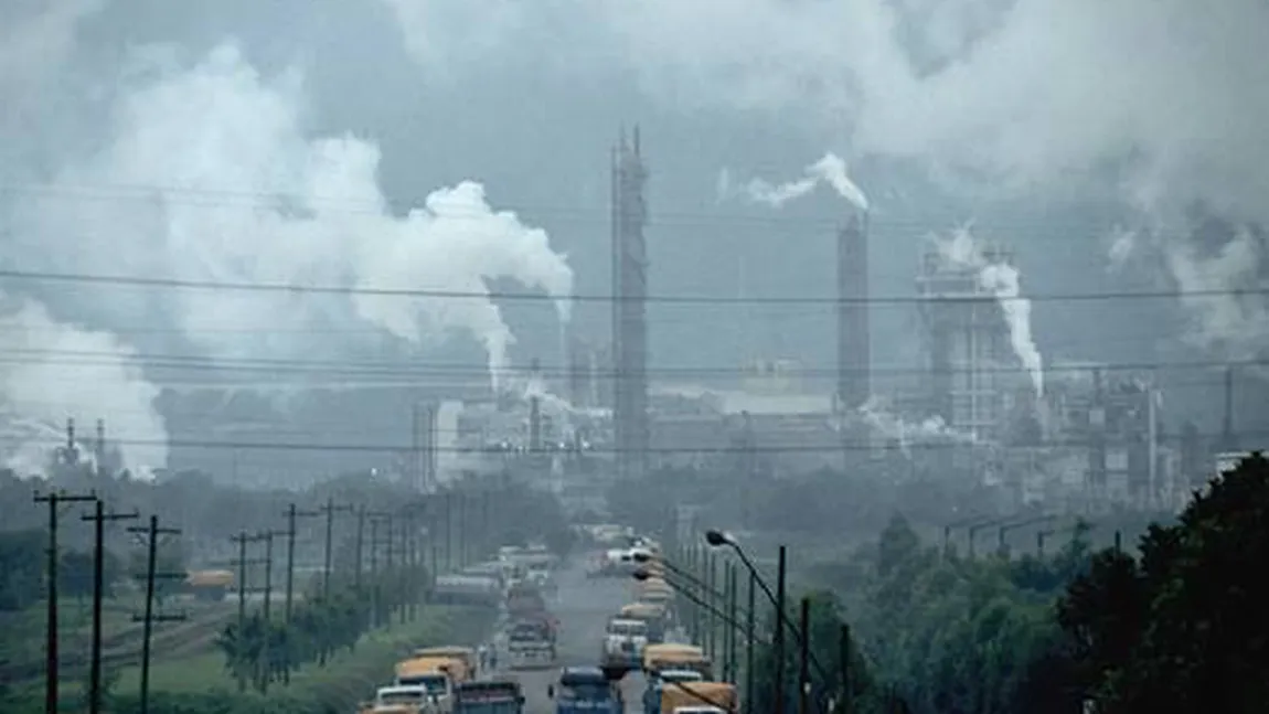 Oraşele Bucureşti şi Iaşi înregistrează constant depăşiri ale poluanţilor atmosferici