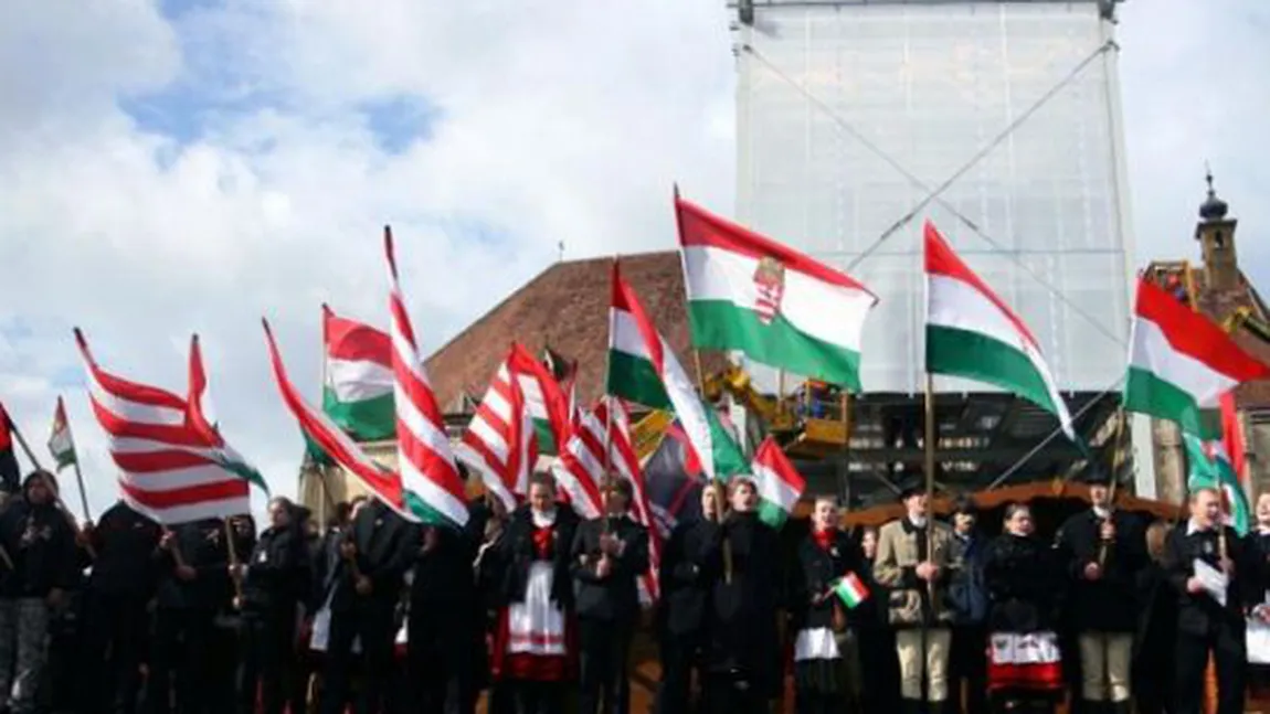 Mitingul maghiarilor pentru Ţinutului Secuiesc: Printre participanţi se numără italieni şi thailandezi