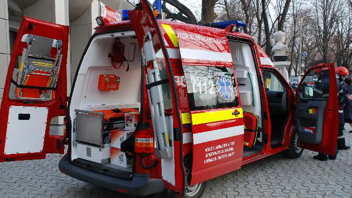 Accident GRAV la Târgu Mureş. Un AUTOBUZ a fost PROIECTAT într-o casă, 12 persoane sunt rănite