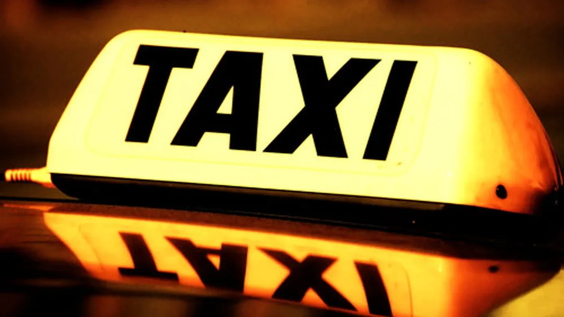 Taximetristul care a încercat să înşele doi turişti englezi, cercetat în libertate