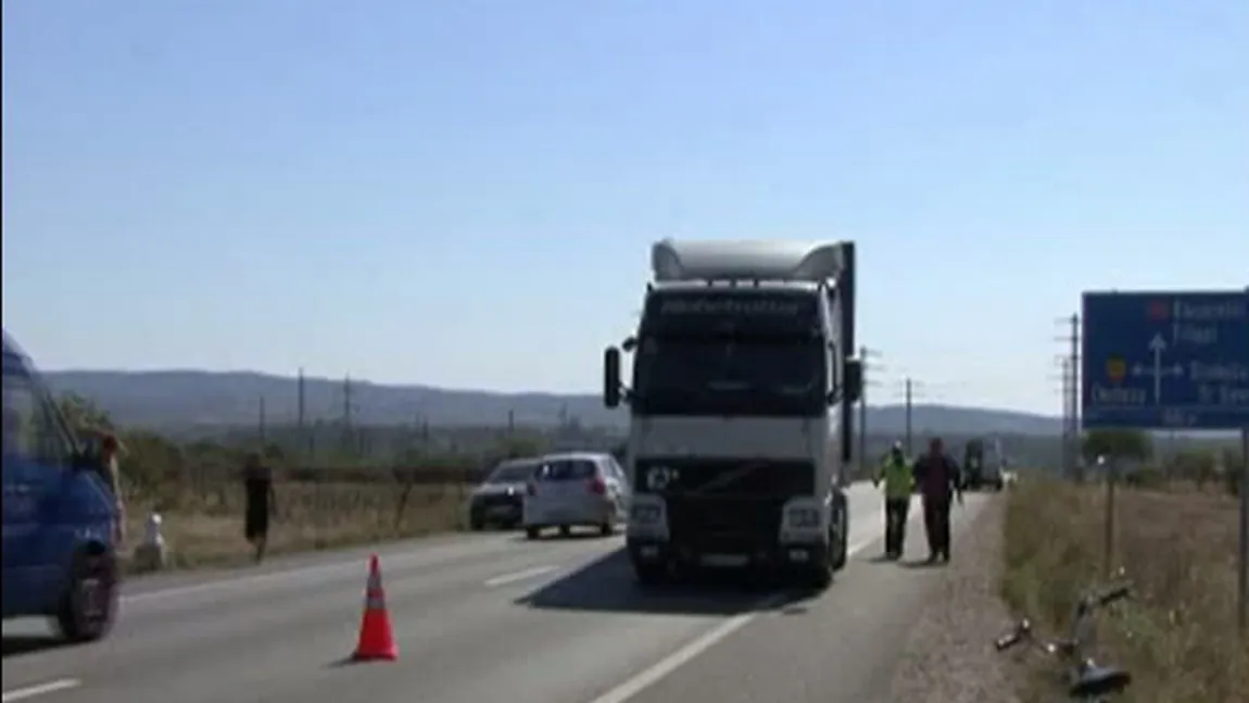 Accident stupid. Un şofer a murit strivit de propriul TIR VIDEO