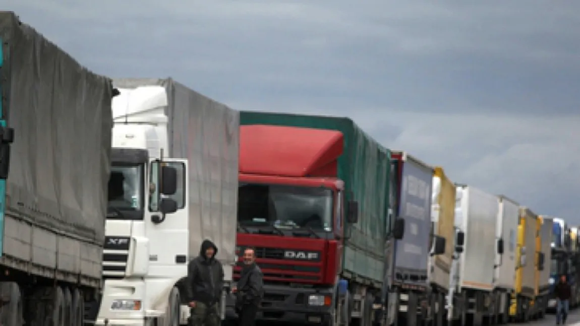 Transportatorii rutieri ameninţă cu proteste în decembrie